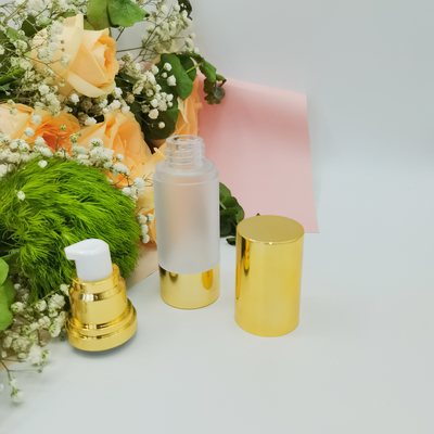 ব্যক্তিগত যত্নের জন্য উচ্চ মানের 15ml, 30ml, 50ml বিলাসবহুল স্প্রে এয়ারলেস বোতল